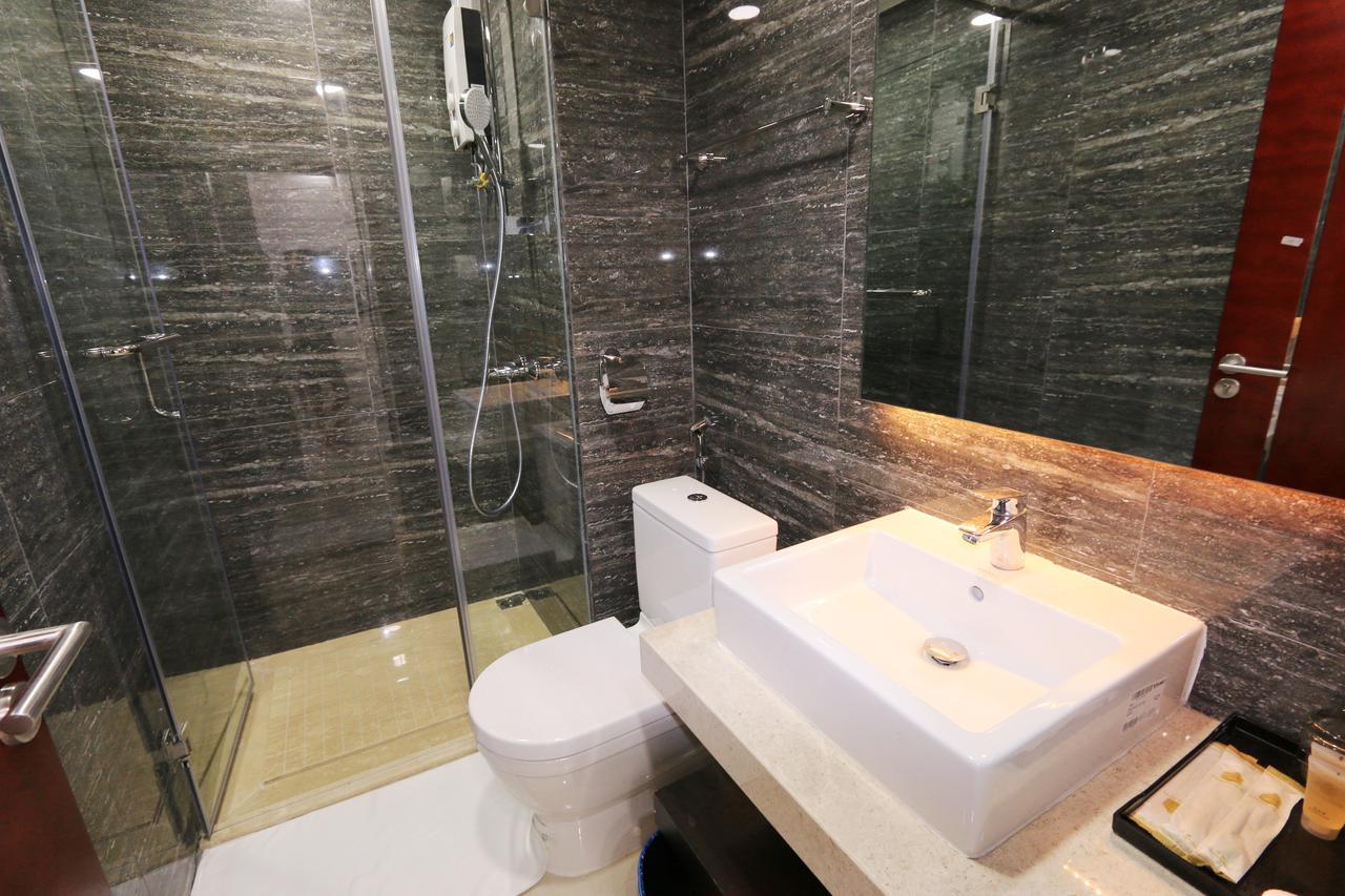 Eastland Hotel & Apartment Phnom Penh Extérieur photo