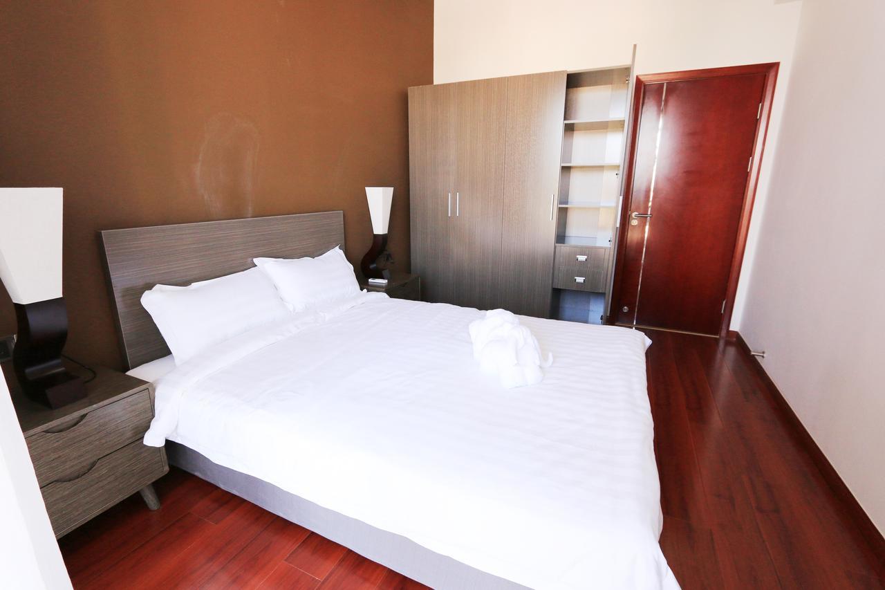 Eastland Hotel & Apartment Phnom Penh Extérieur photo