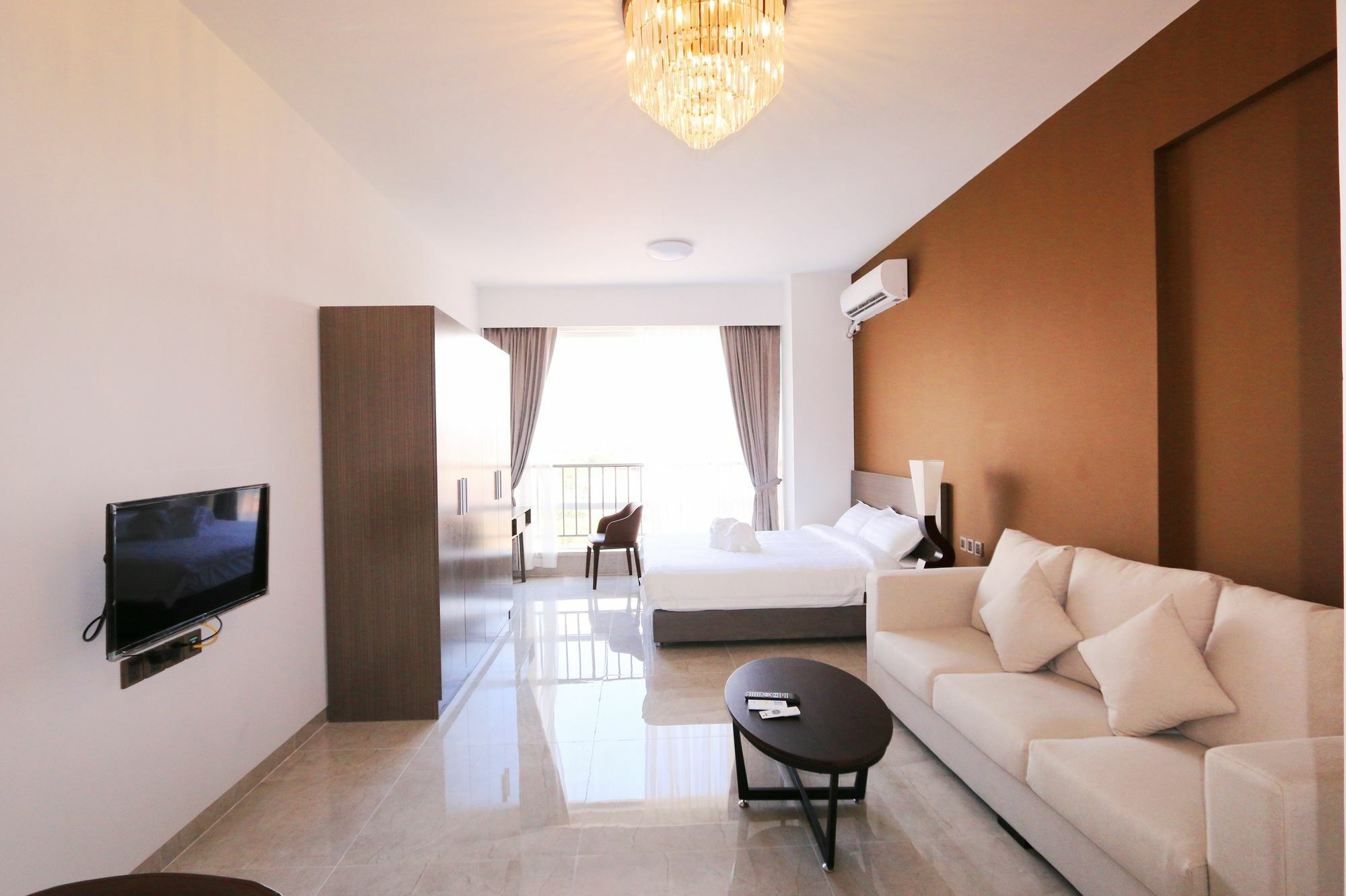 Eastland Hotel & Apartment Phnom Penh Extérieur photo