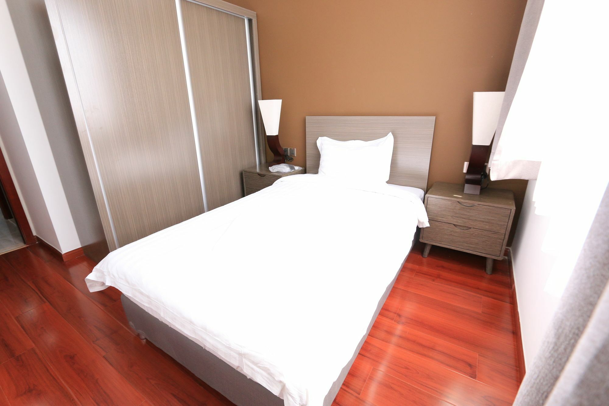 Eastland Hotel & Apartment Phnom Penh Extérieur photo