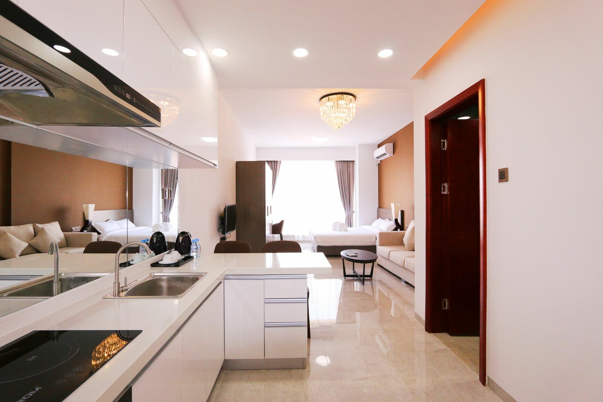 Eastland Hotel & Apartment Phnom Penh Extérieur photo