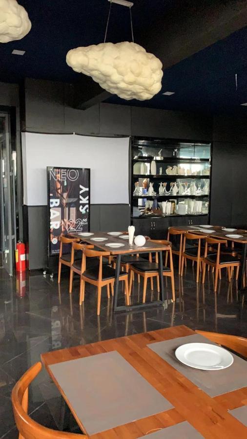 Eastland Hotel & Apartment Phnom Penh Extérieur photo